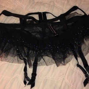 garter belt in good condition no rips or stains